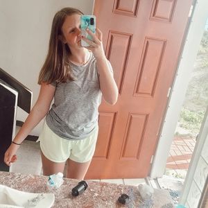 Meet your Posher, Isabel